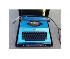 Vintage Royal Typewriter -- Apollo 12 GT, Very Cool!