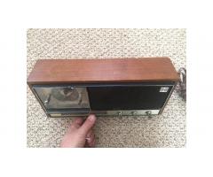 Vintage Radio -- Toshiba AM/FM, Wood Cabinet, Nice!