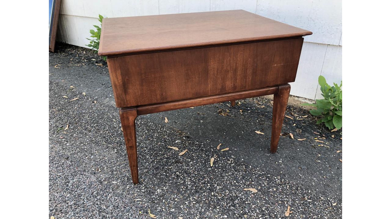 Mid-Century Modern End Table -- Large Drawer, Nice Piece! Saint Paul