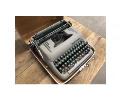 Smith Corona Super Silent Typewriter -- Very Nice!