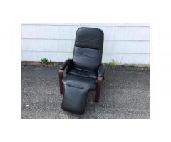 Nepsco Zero Gravity Backsaver Chair Bentwood Leather
